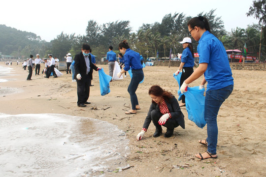 Bình Định: Ra quân Chiến dịch làm sạch biển ‘Tử tế với Đại dương’