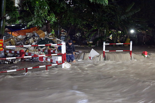 Đồng Nai: Nhiều nơi ngập lụt sau mưa lớn