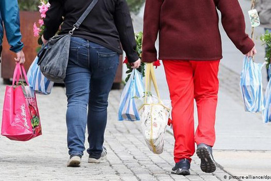 Đức: Phạt 110 USD nếu siêu thị cung cấp túi nhựa cho khách hàng
