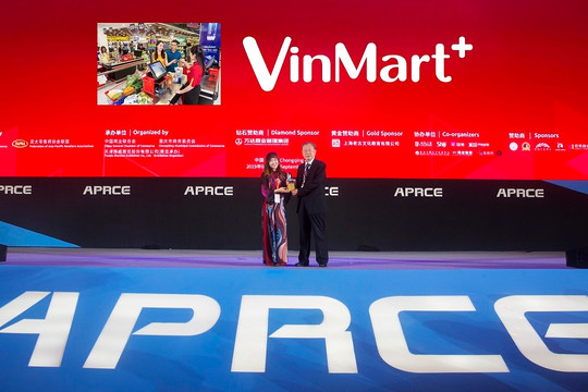 Liên đoàn Hiệp Hội nhà bán lẻ Châu Á trao giải “Nhà bán lẻ xanh” cho Vinmart & Vinmart+