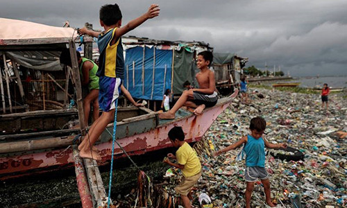 Chính sách “đổi rác nhựa lấy gạo” giúp người dân nghèo Philippines
