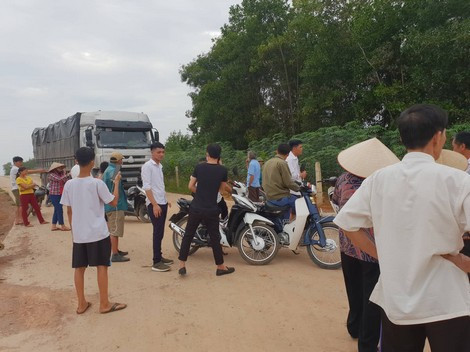 Phú Thọ: Hàng ngàn người lao đao vì trại gà gây ô nhiễm môi trường