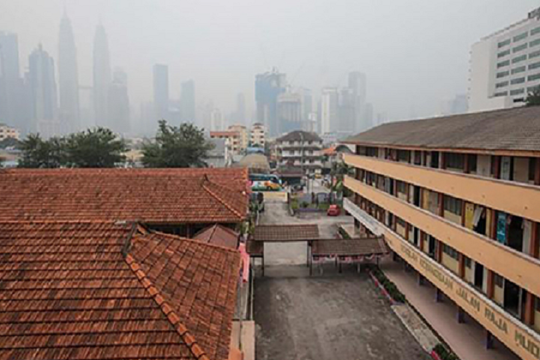 Indonesia và Malaysia đóng cửa hàng nghìn trường học do khói bụi độc hại
