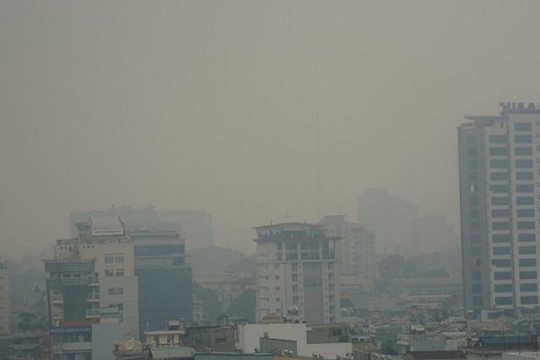 TP.HCM: Xuất hiện sương mù bao phủ, báo động ô nhiễm không khí