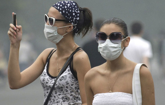 Ô nhiễm không khí âm thầm hủy hoại da mặt mỗi ngày