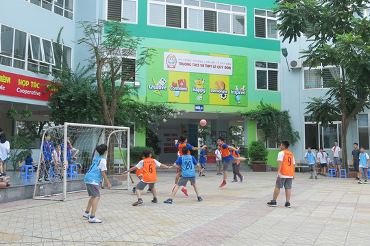Trường học ở Hà Nội thông báo hoãn các hoạt động ngoài trời vì ô nhiễm không khí