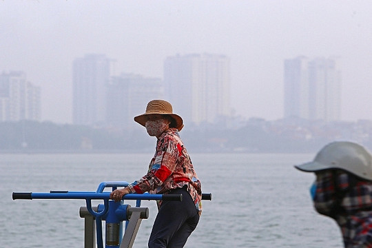 Hà Nội: Vì sao không khí ở khu vực Tây Hồ ô nhiễm nhất thủ đô?