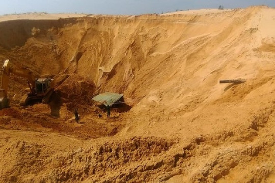 Bình Thuận: Đình chỉ hoạt động khai thác mỏ Titan sau vụ sập gây chết người