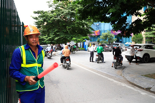 Hà Nội: Cấm xe trên nhiều tuyến phố để thi công đường đua F1