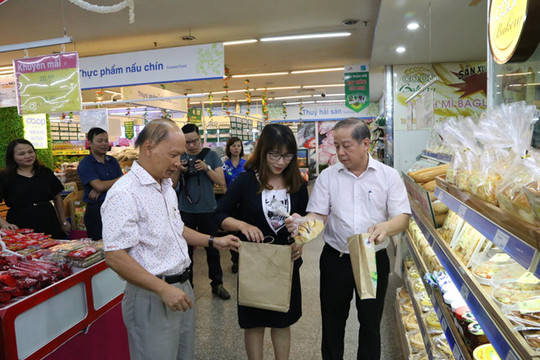 TP.HCM: Cuối năm 2020, 100% siêu thị dùng bao bì thân thiện môi trường thay túi nilon