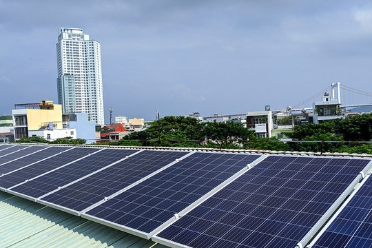 Quảng Nam: Mang điện mặt trời đến điểm trường vùng cao