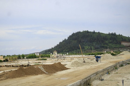 Xử lý đất thải từ hoạt động sản xuất nông nghiệp ở đảo Lý Sơn