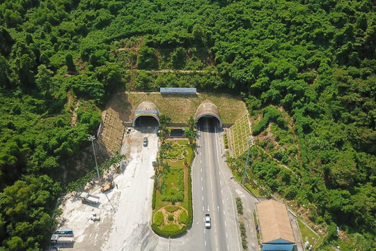 Mũi khoan cuối cùng thông hầm đường bộ dài nhất Đông Nam Á vừa hoàn tất