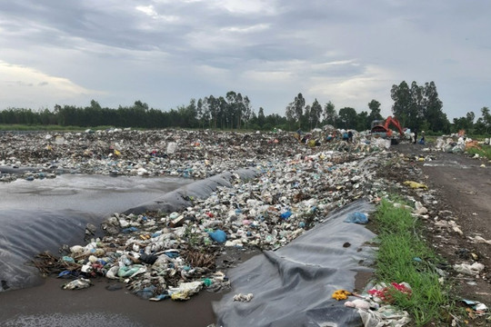Hậu Giang: Loay hoay tìm giải pháp cho những bãi rác tạm