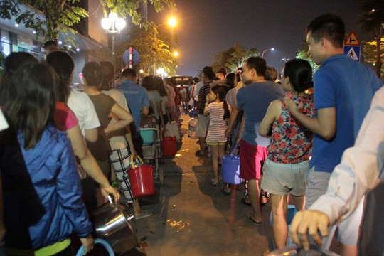 Hơn 2.000 cuộc gọi xin đề nghị hỗ trợ cấp nước đến Công ty Nước sạch Hà Nội