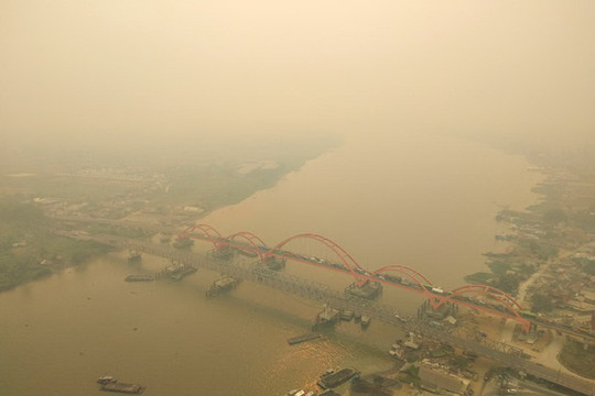Hàng loạt trường học ở Indonesia lại đóng cửa vì ô nhiễm không khí gia tăng