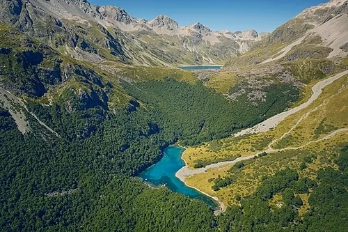 Đến New Zealand để khám phá hồ nước trong sạch nhất thế giới