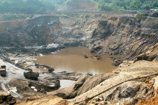 Hơn 5.000 mỏ khoáng sản, hàng trăm nhà máy giấy lạc hậu đang tác động xấu đến môi trường