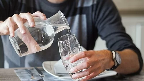 Nhà hàng tại Bỉ phục vụ thực khách bằng nước tái chế từ toilet