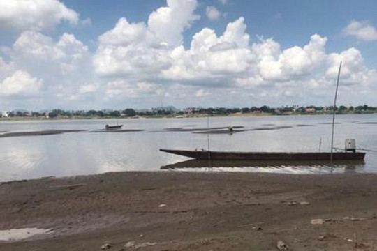 Lào: Lượng mưa thấp khiến mực nước sông Mê Kông giảm mạnh