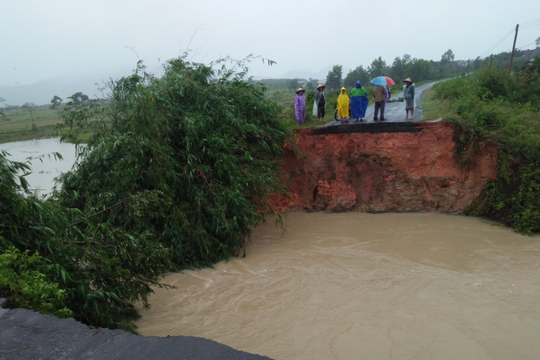 Đắk Lắk: Mưa lớn gây ngập lụt, hàng trăm hộ dân phải sơ tán khẩn cấp