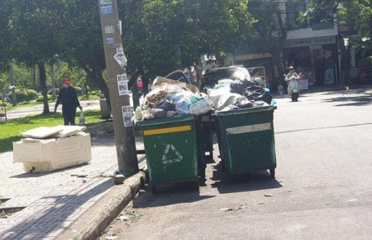 TP Hồ Chí Minh: Thu gom, vận chuyển rác thải còn gặp nhiều khó khăn