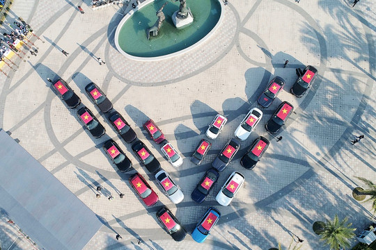 Gần 100 xe VinFast khởi động hành trình 1.000km chinh phục địa đầu tổ quốc