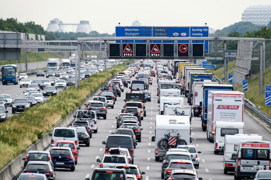 Đức kêu gọi hạn chế tốc độ trên đường cao tốc nhằm bảo vệ môi trường
