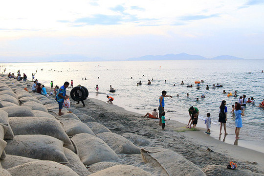 Quảng Nam: Nỗ lực cứu bờ biển Cửa Đại