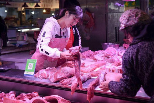 Trung Quốc:  Mở kho dự trữ thịt heo đông lạnh để ăn tết Nguyên Đán đến 40.000 tấn
