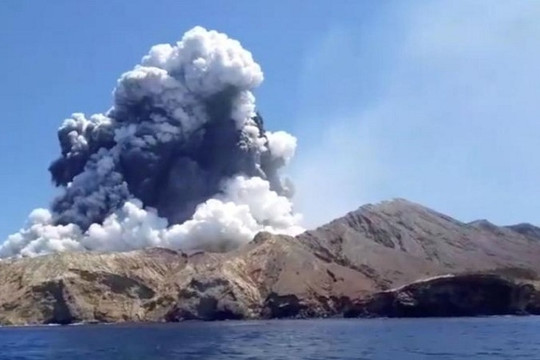 New Zealand: Số nạn nhân tử vong do núi lửa phun trào tiếp tục tăng