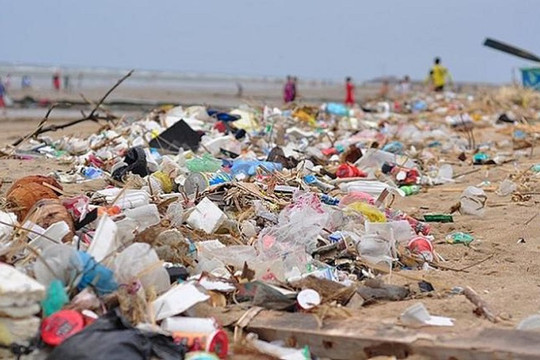 Trên 8 triệu tấn rác thải nhựa trôi nổi trên biển hiện nay