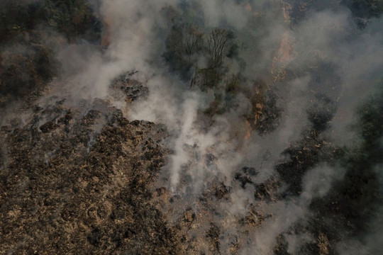 Cháy bãi rác Cam Ly kéo dài đến ngày thứ 6: Đà Lạt dốc toàn bộ lực lượng dập tắt vụ cháy