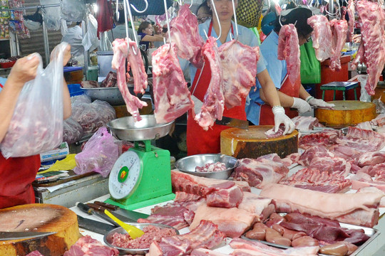 Giá thịt lợn bắt đầu có xu hướng giảm