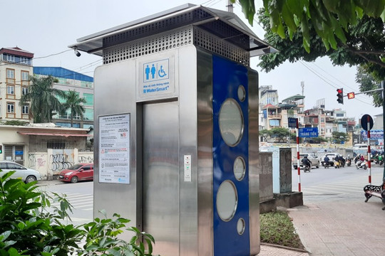 Hà Nội: Lắp đặt thử nghiệm nhà vệ sinh công cộng thông minh