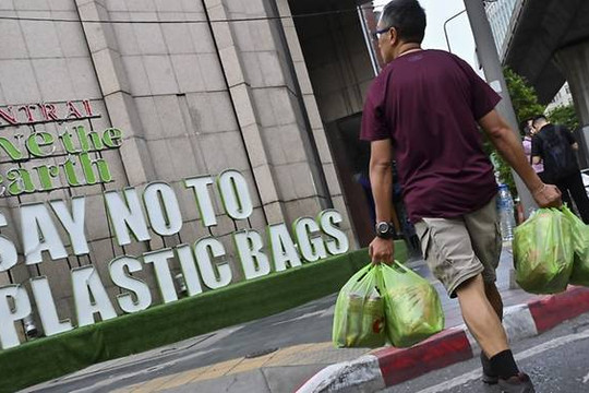 Thái Lan cấm túi nhựa dùng một lần: 25.000 nhà bán lẻ ngừng cung cấp miễn phí túi nilon