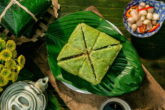 Gói bánh Chưng ngày Tết – Nét văn hóa lâu đời của người Việt