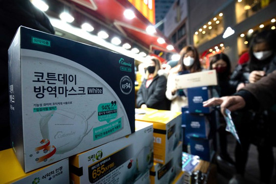 Hàn Quốc: Phạt nặng hành vi đầu cơ, tăng giá khẩu trang phòng bệnh