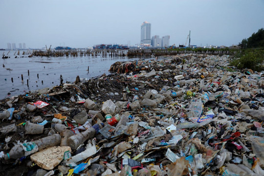 Malaysia là nước có số lượng rác thải nhựa cao nhất thế giới