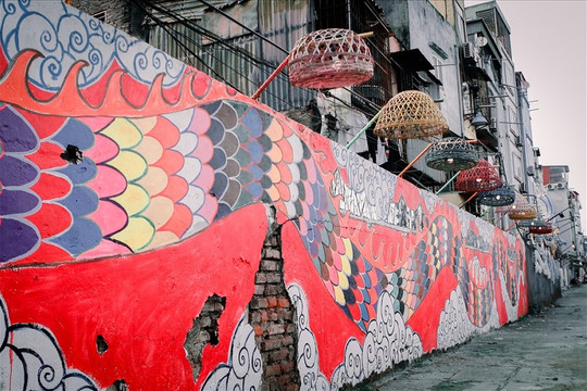 Hà Nội: Nơi tập kết rác thải ven sông Hồng thành con đường nghệ thuật