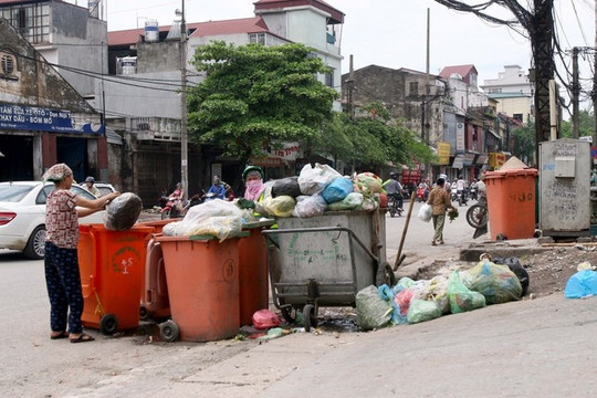 Hà Nội: Sẽ thu gom rác bằng bao bì đựng rác chuyên dụng
