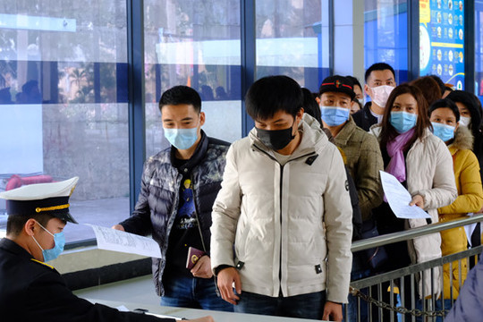 Từ ngày 7/3, mọi hành khách nhập cảnh vào Việt Nam đều phải khai báo y tế bắt buộc