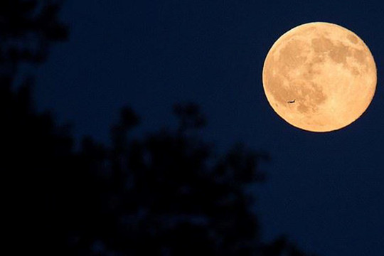 Việt Nam sắp đón “siêu trăng” vào đầu tuần tới
