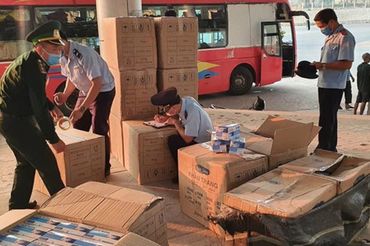Quảng Trị: Bắt hơn 90.000 khẩu trang y tế chuẩn bị qua biên giới