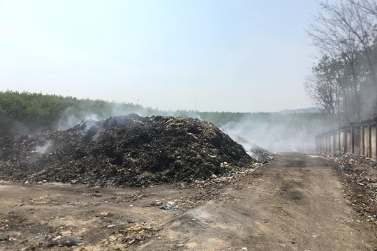 Kon Tum: Hàng trăm hộ dân sống chung với bãi rác ô nhiễm ﻿