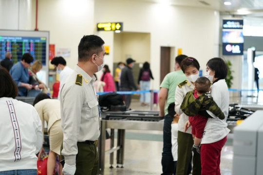 Trung Quốc tạm ngừng cho người nước ngoài có thị thực nhập cảnh