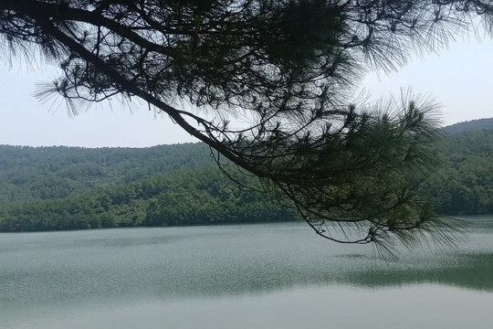 Vẻ đẹp hút hồn của Hồ Thiên Tượng, Suối Tiên ở Hà Tĩnh