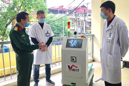Việt Nam chế tạo thành công robot hỗ trợ y tế