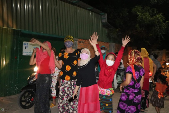 Ninh Thuận: Người dân làng Chăm Văn Lâm 3 vui mừng khi được dỡ phong tỏa