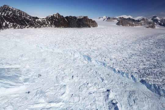 Sông băng Greenland thu hẹp kỷ lục do biến đổi khí hậu